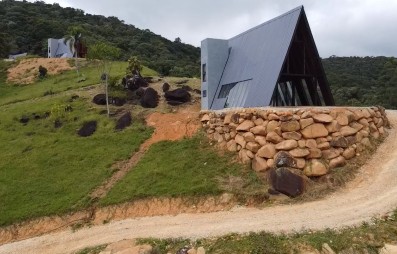 Por que as telhas termoacsticas da Termovale so ideais para chals?